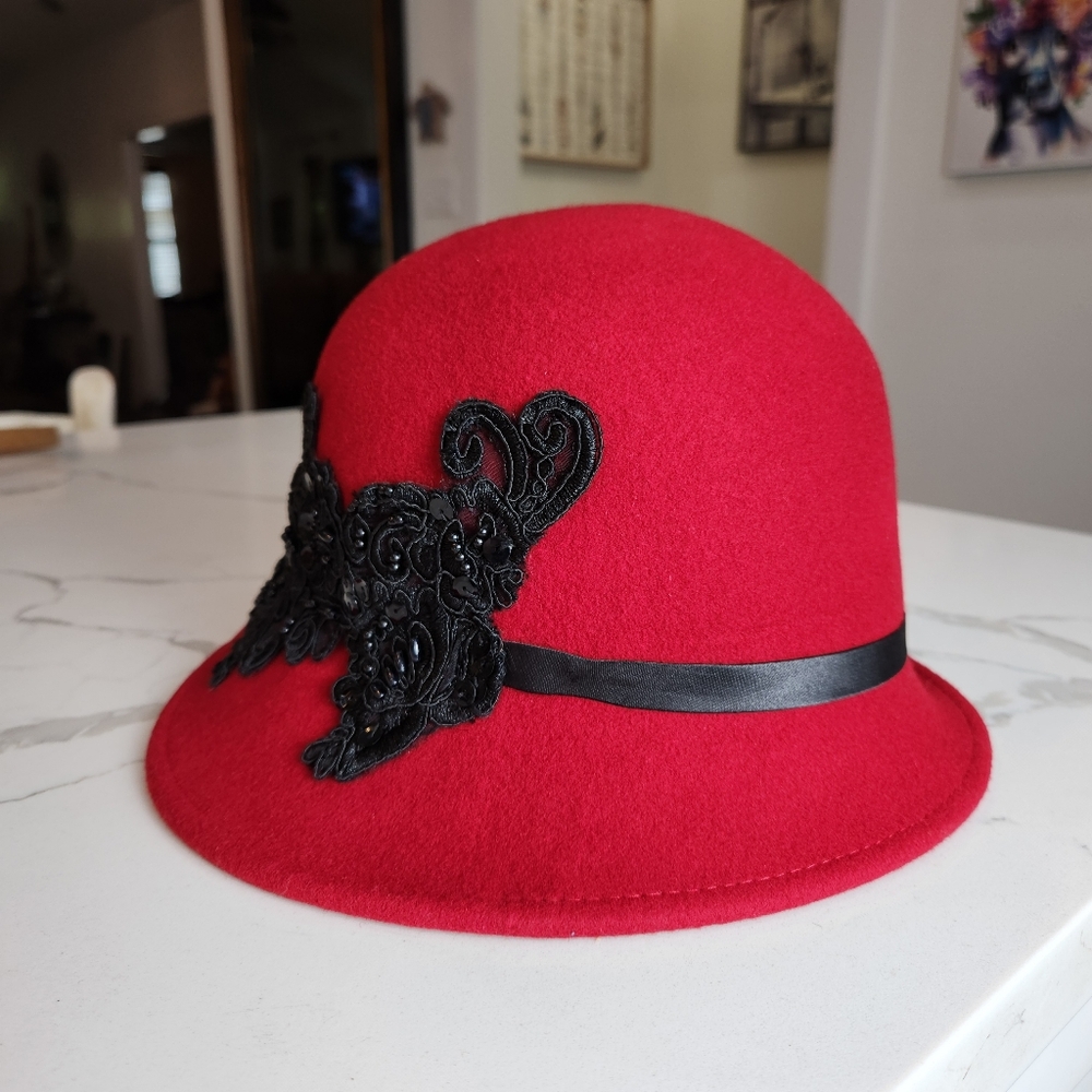 San Diego Hat Company Women's Wool Felt Cloche Hat with Sequin Lace Aplique Trim